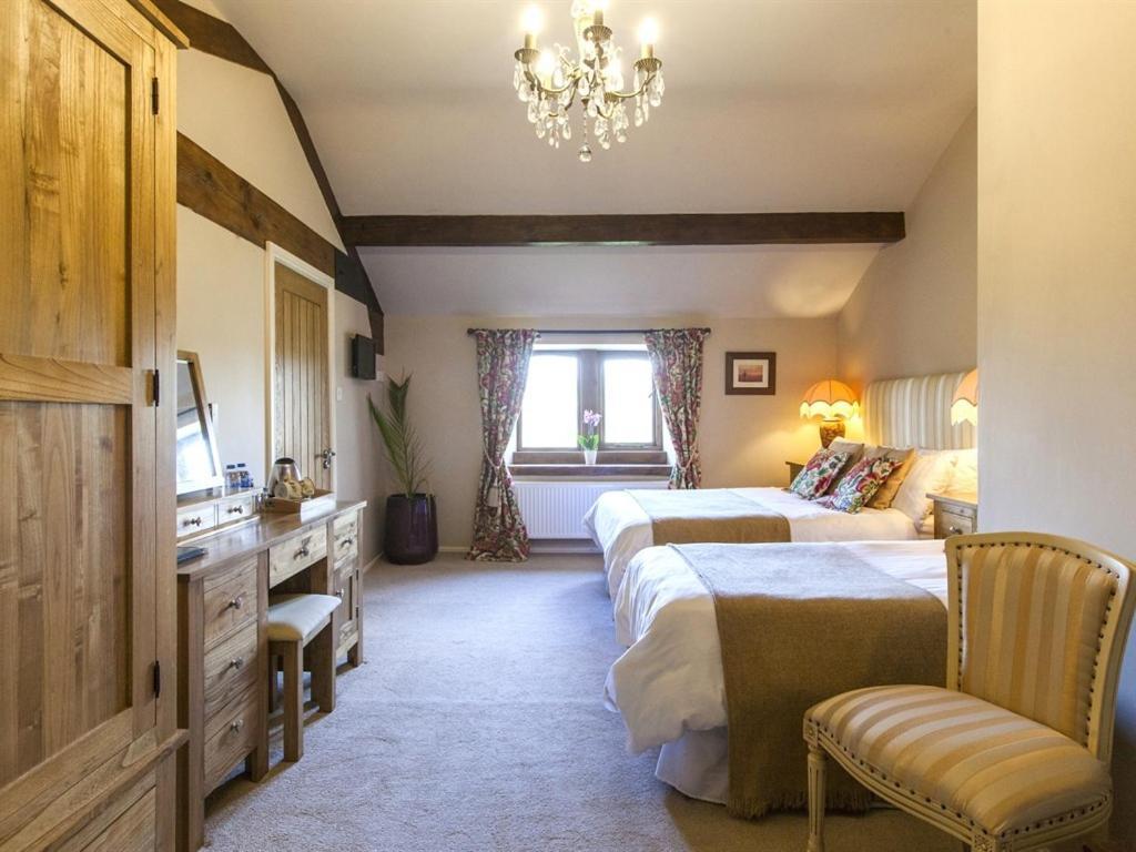 Отель Throstle Nest Farm Carleton Номер фото